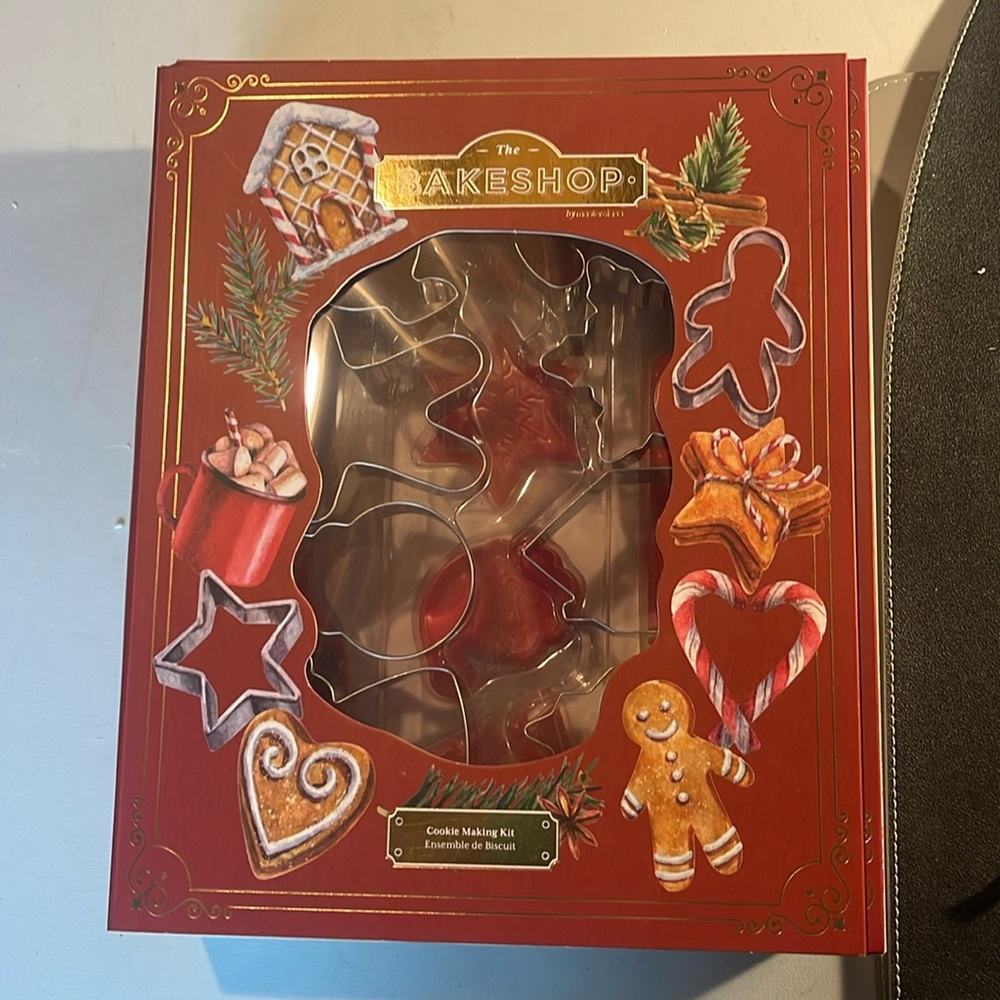 The bake shop cookie making kit